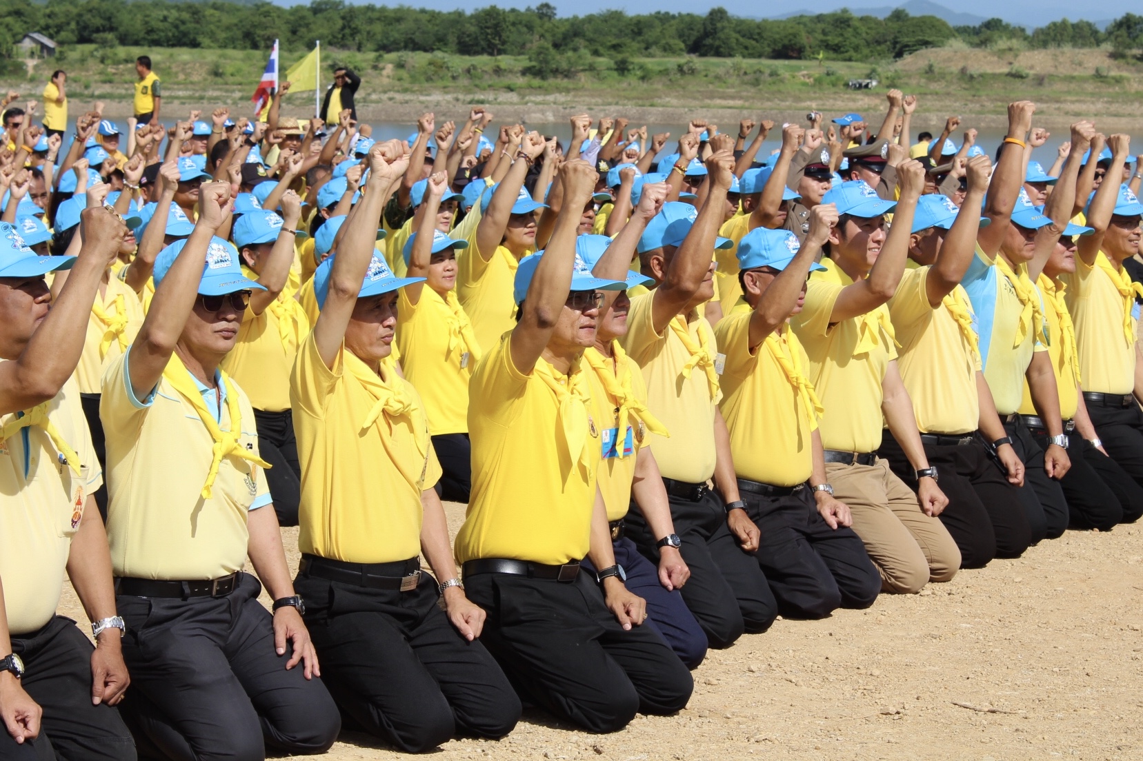 ราชบุรีร่วมกิจกรรมจิตอาสาปลูกต้นไม้เพื่อเป็นการเฉลิมพระเกียรติและร่วมแสดงความจงรักภักดี