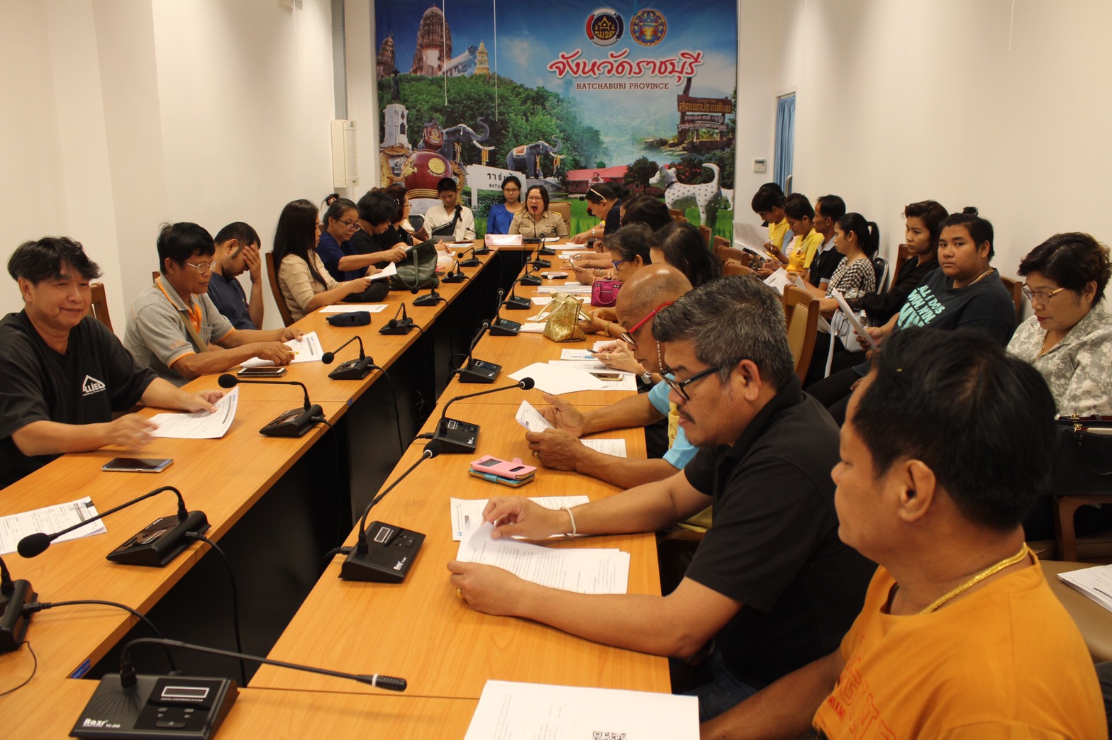 ราชบุรี ประชุม ผู้ผลิต ผู้ประกอบการ OTOP ที่จะเข้าร่วมแสดงและจำหน่ายสินค้า ในงาน OTOP Midyear 2019 จังหวัดราชบุรี