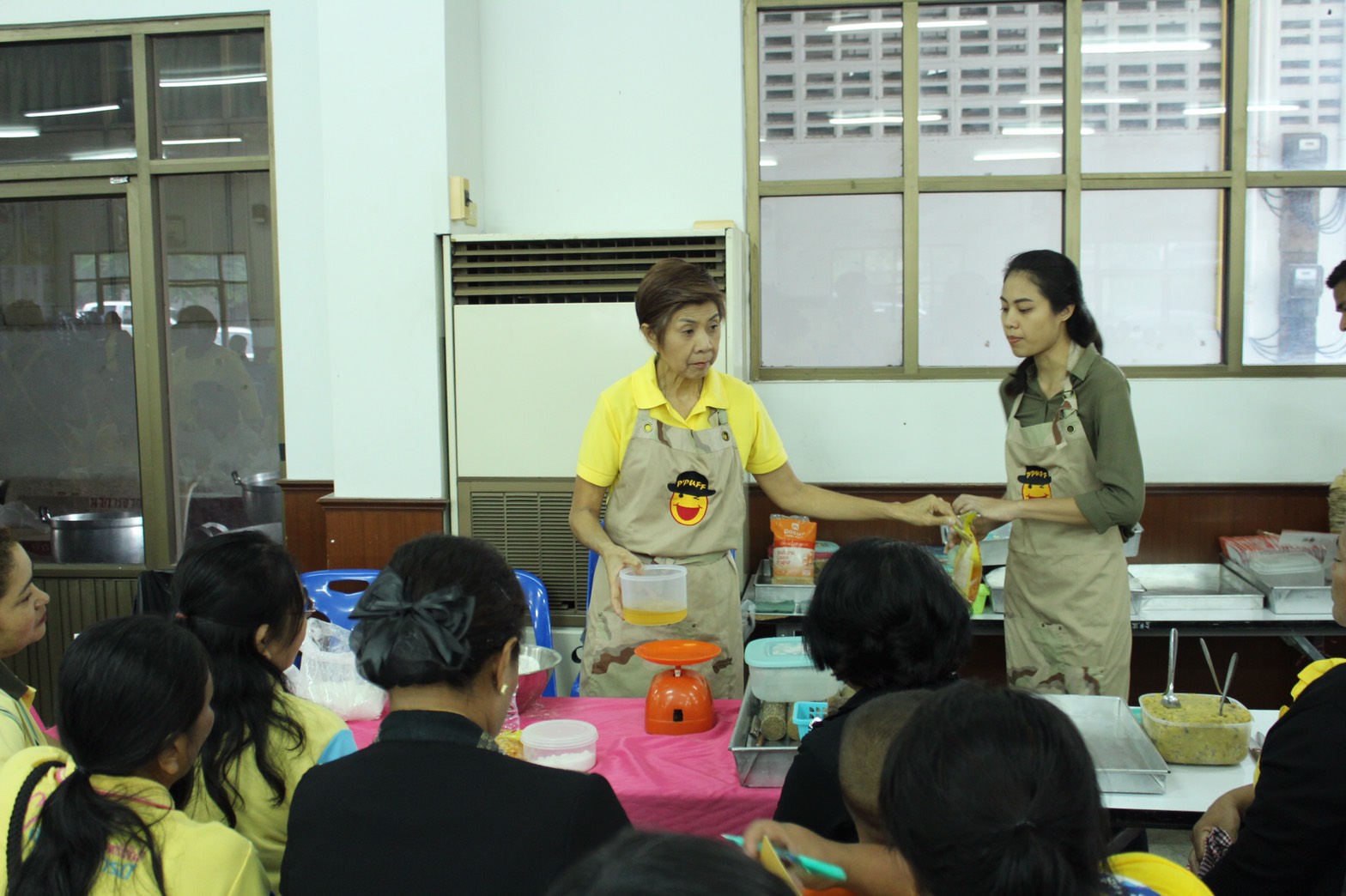 ราชบุรี “ร่วมกิจกรรม เปิดโครงการ เสริมทักษะอาชีพผู้นำสตรีสู่ความเป็นมืออาชีพ”