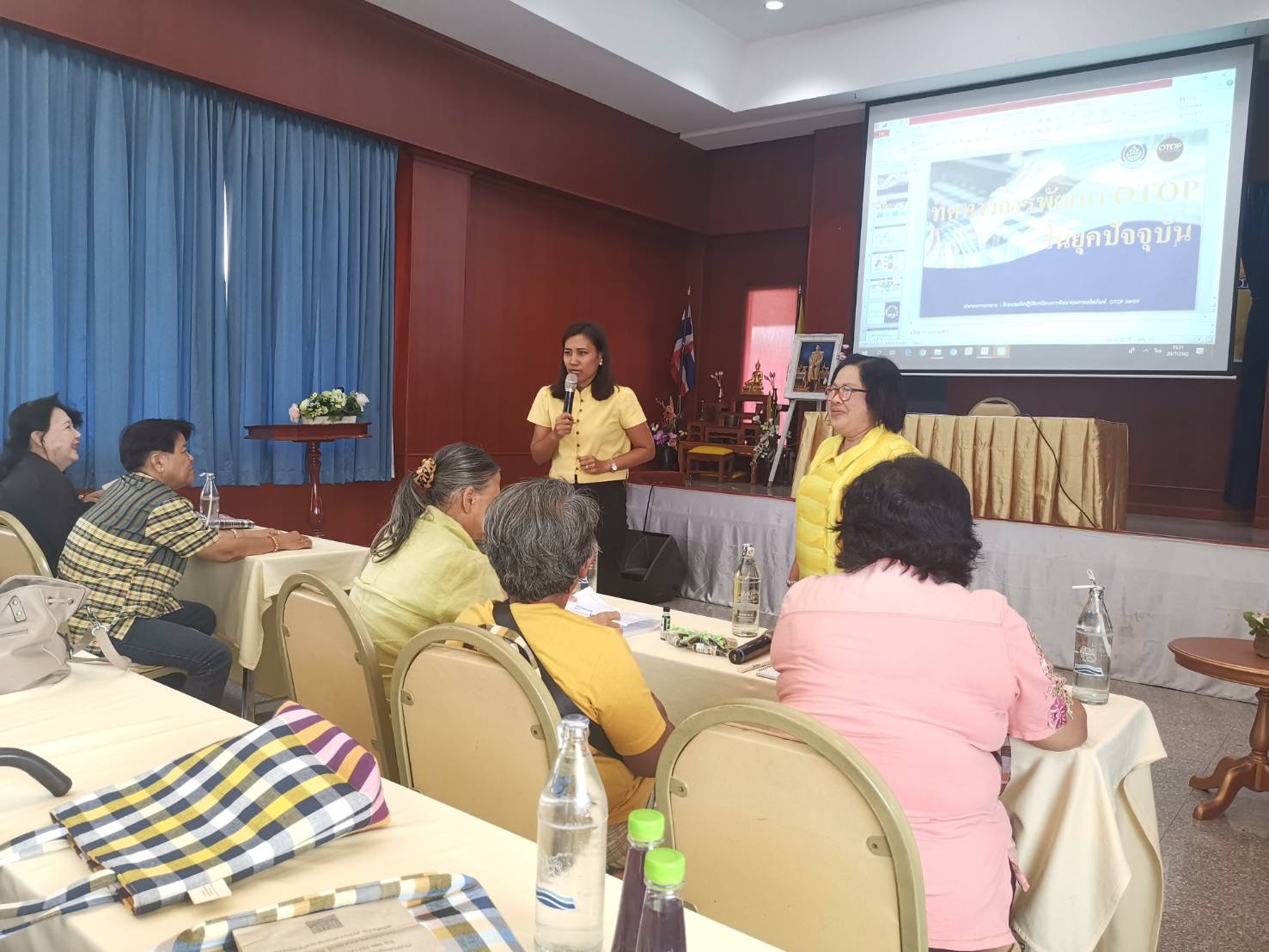 ราชบุรี”อบรมโครงการฝึกอบรมเชิงปฏิบัติการ โครงการพัฒนาคุณภาพผลิตภัณฑ์ OTOP Senior รุ่นที่ 3 ภาคกลาง ″