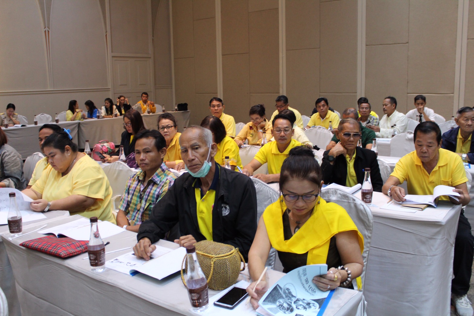 ราชบุรี “นำเสนอผลการส่งเสริม คุณภาพชีวิตครัวเรือนที่ ตกเกนท์ จปฐ. ตามหลักปรัชญาของเศรษฐกิจพอเพียง”