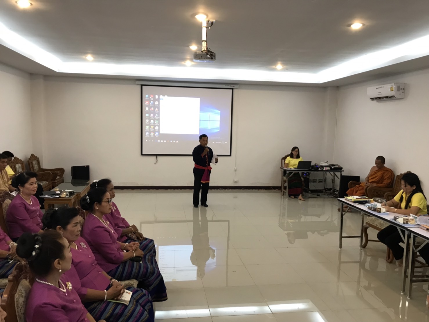 ราชบุรี “รับการตรวจสอบการดำเนินงานโครงการชุมชนท่องเที่ยว OTOP นวัตวิถี”