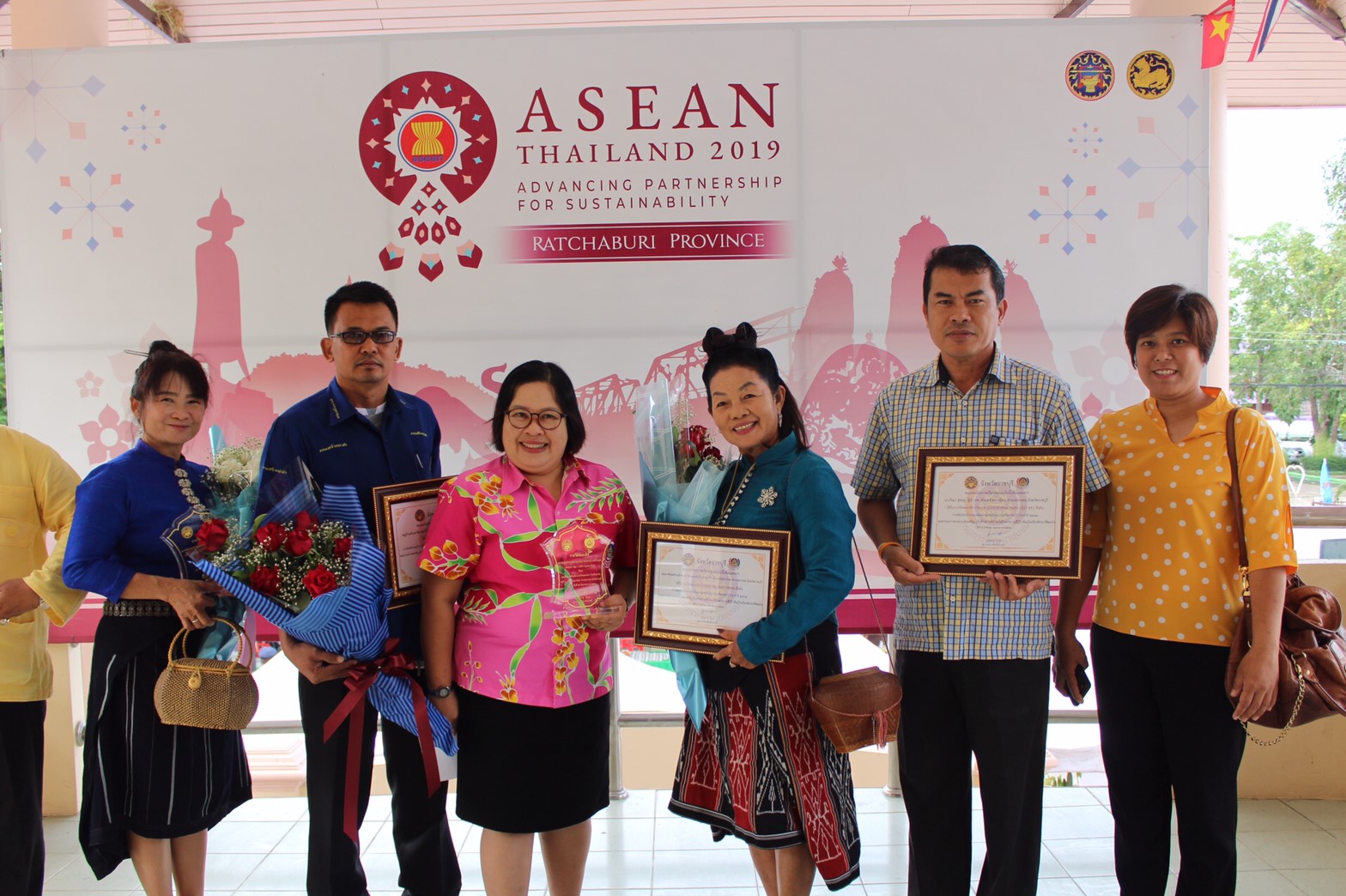 ราชบุรี”มอบโล่ และประกาศเกียรติคุณ แก่เครือข่าย พัฒนาชุมชนดีเด่น จังหวัดราชบุรี ประจำปี 2562 “