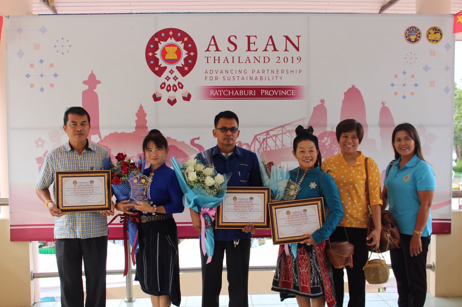 ราชบุรี”มอบโล่ และประกาศเกียรติคุณ แก่เครือข่าย พัฒนาชุมชนดีเด่น จังหวัดราชบุรี ประจำปี 2562 “