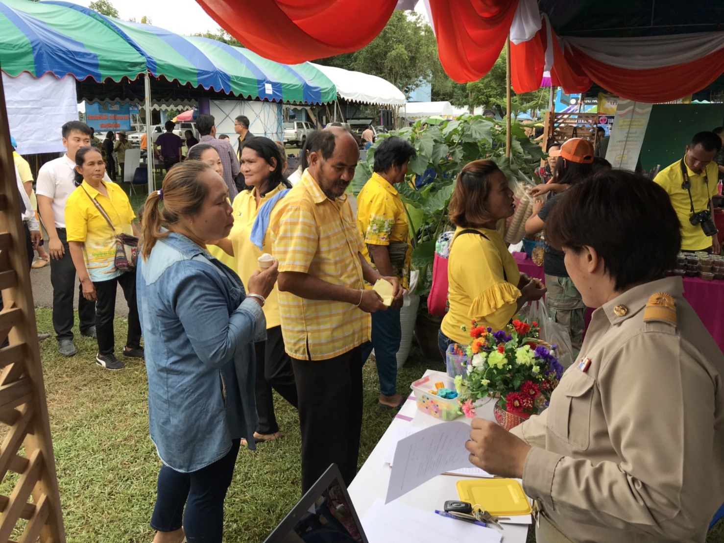 ราชบุรี “โครงการคลีนิคเกษตรเคลื่อนที่เฉลิมพระเกียรติและโครงการจังหวัดเคลื่อนที่”
