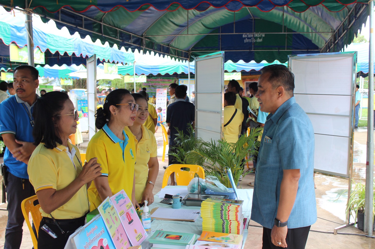 ราชบุรี “โครงการคลีนิคเกษตรเคลื่อนที่เฉลิมพระเกียรติและโครงการจังหวัดเคลื่อนที่”