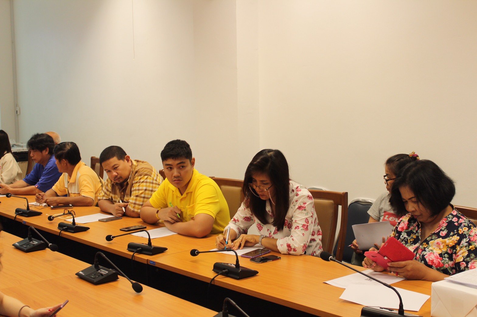 ราชบุรี “ประชุม ผู้ผลิต ผู้ประกอบการ OTOP ที่จะเข้าร่วมแสดงและจำหน่ายสินค้า ในงาน ศิลปาชีพ ประทีปไทย OTOP ก้าวไกล ด้วยพระบารมี”