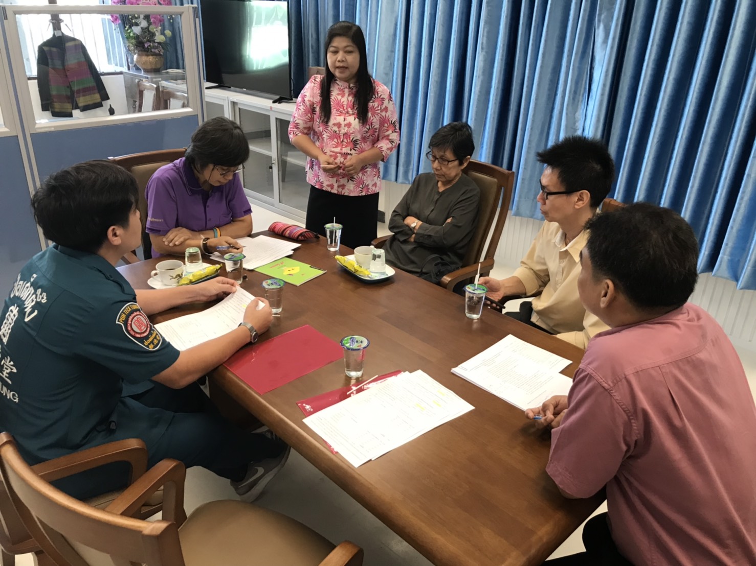 ราชบุรี “ลงพื้นที่จัดเก็บข้อมูลประกอบการพิจารณาสนับสนุนอุปกรณ์การประกอบอาชีพของครัวเรือนเป้าหมาย”