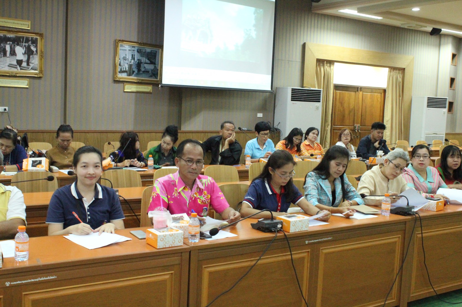 ราชบุรี”ประชุมเชิงปฎิบัติการสร้างเครือข่ายอาหารปลอดภัยโดยกลไกประชารัฐต่อยอดการพัฒนาชุมชนท่องเที่ยว OTOP นวัตวิถี”