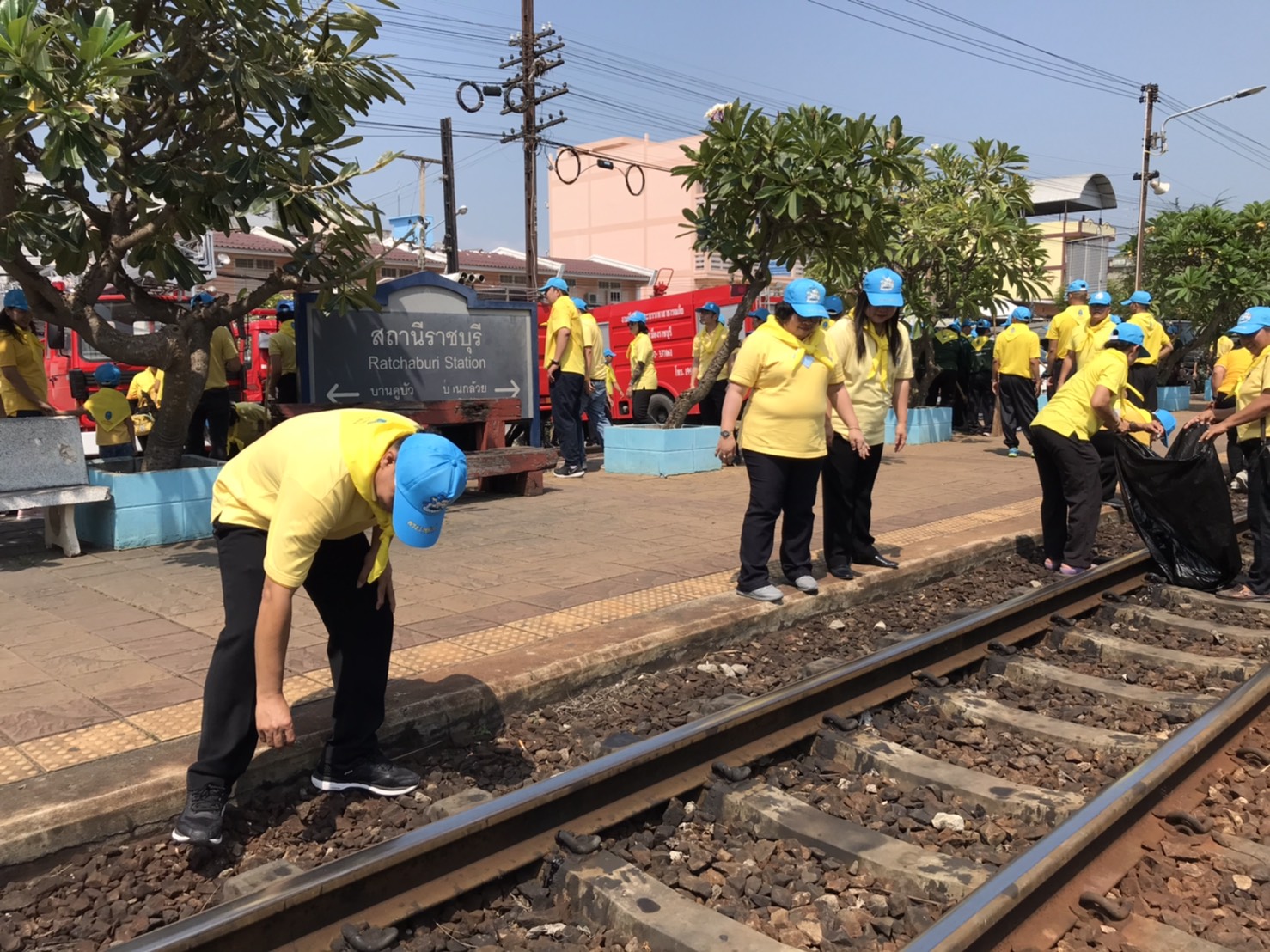 สพจ.ราชบุรี ร่วมกิจกรรมจิตอาสาปรับภูมิทัศน์