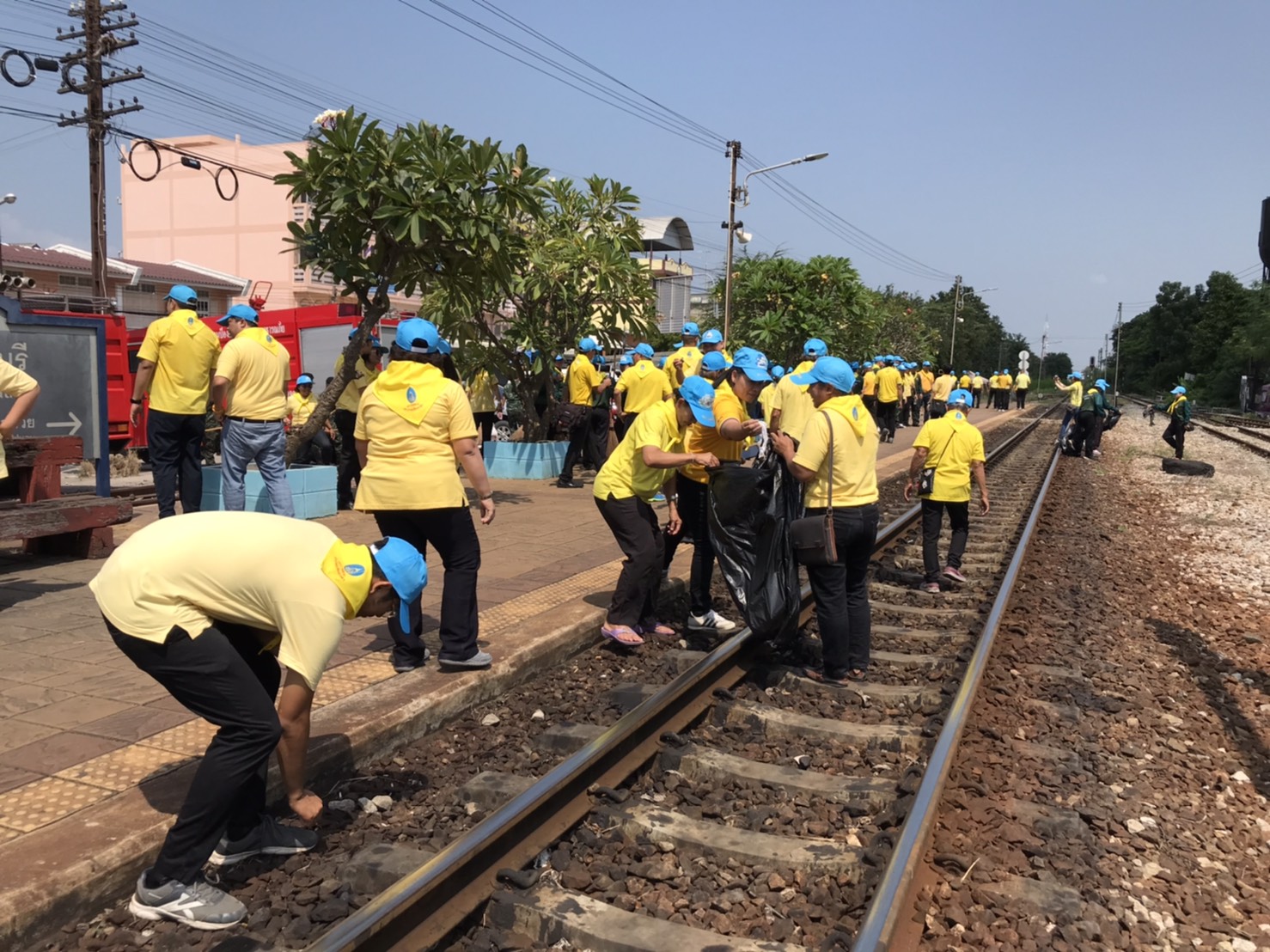 สพจ.ราชบุรี ร่วมกิจกรรมจิตอาสาปรับภูมิทัศน์