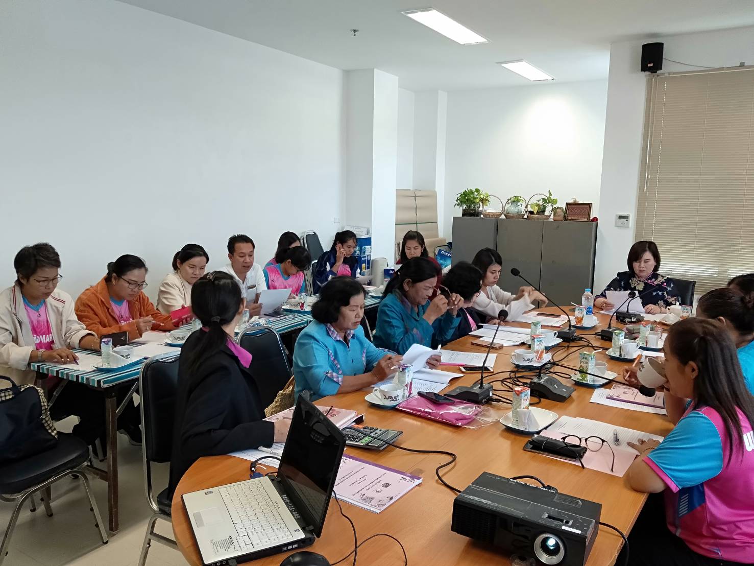 ราชบุรี ประชุมคณะทำงานขับเคลื่อนกองทุนพัฒนาบทบาทสตรี ครั้งที่ 2/2563