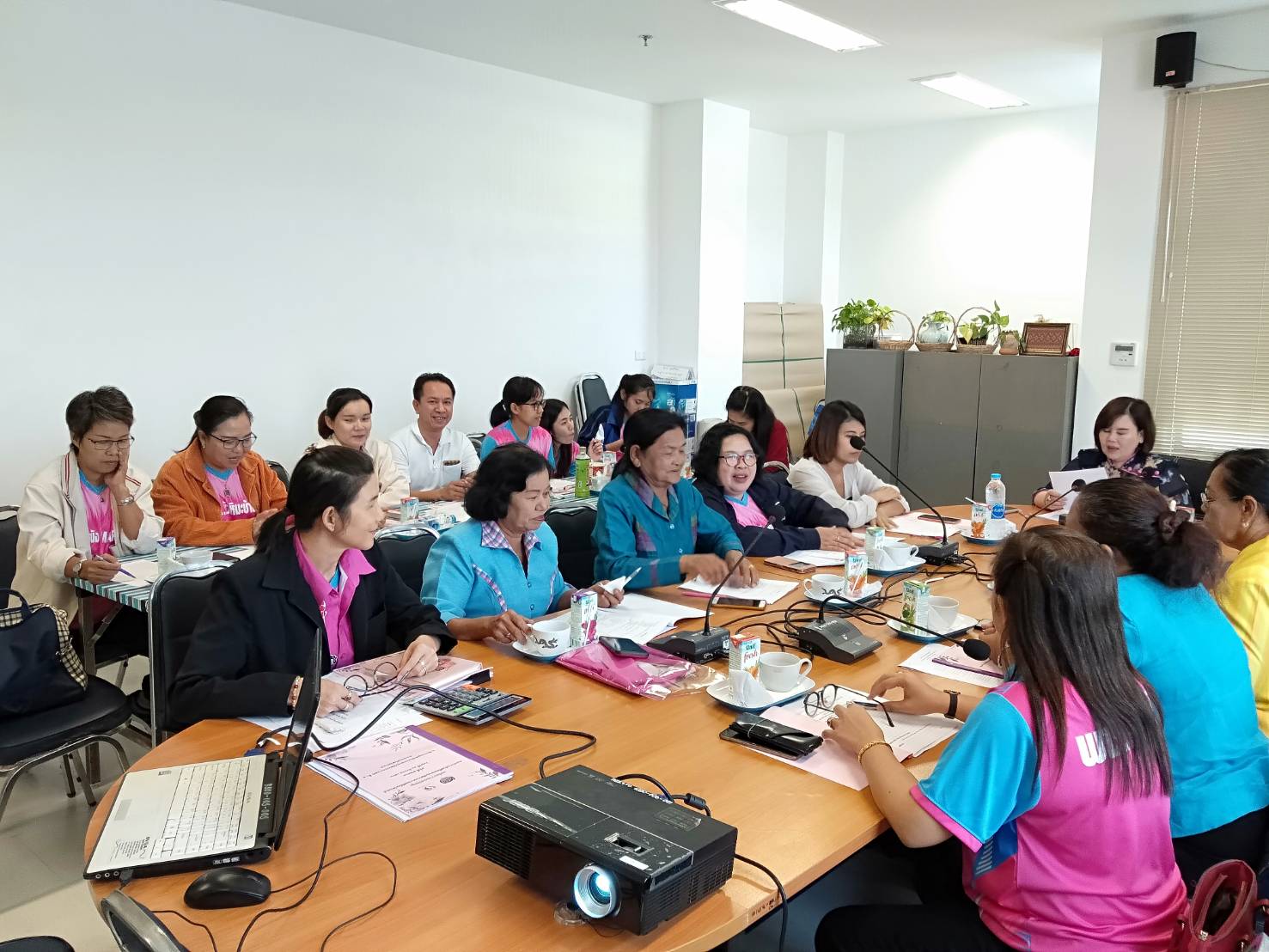 ราชบุรี ประชุมคณะทำงานขับเคลื่อนกองทุนพัฒนาบทบาทสตรี ครั้งที่ 2/2563