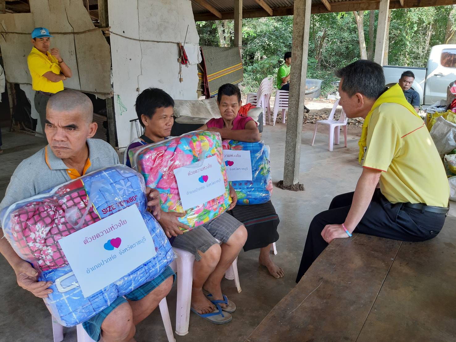 สพจ.ราชบุรี สนับสนุนครัวเรือนยากจน