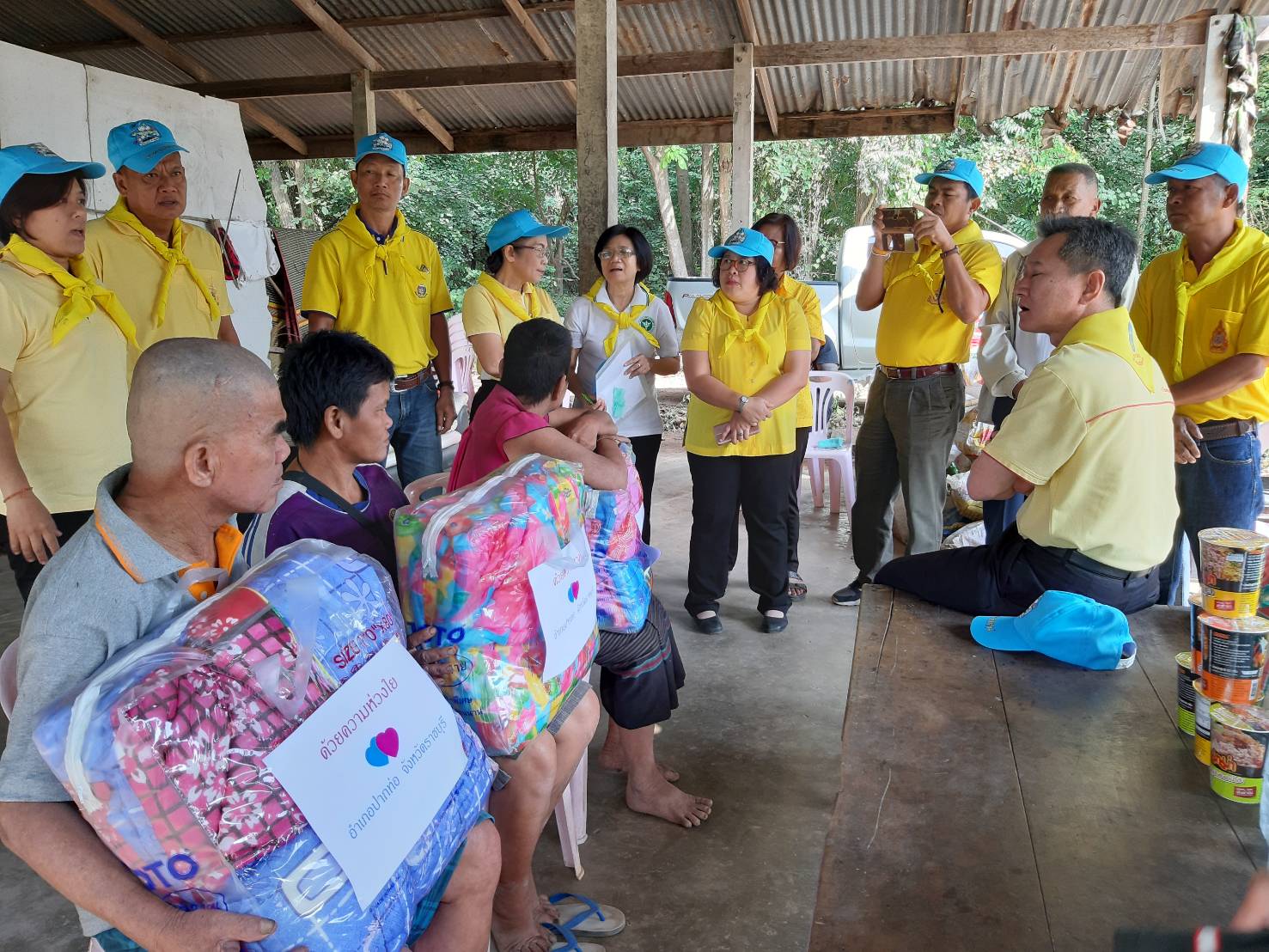 สพจ.ราชบุรี สนับสนุนครัวเรือนยากจน