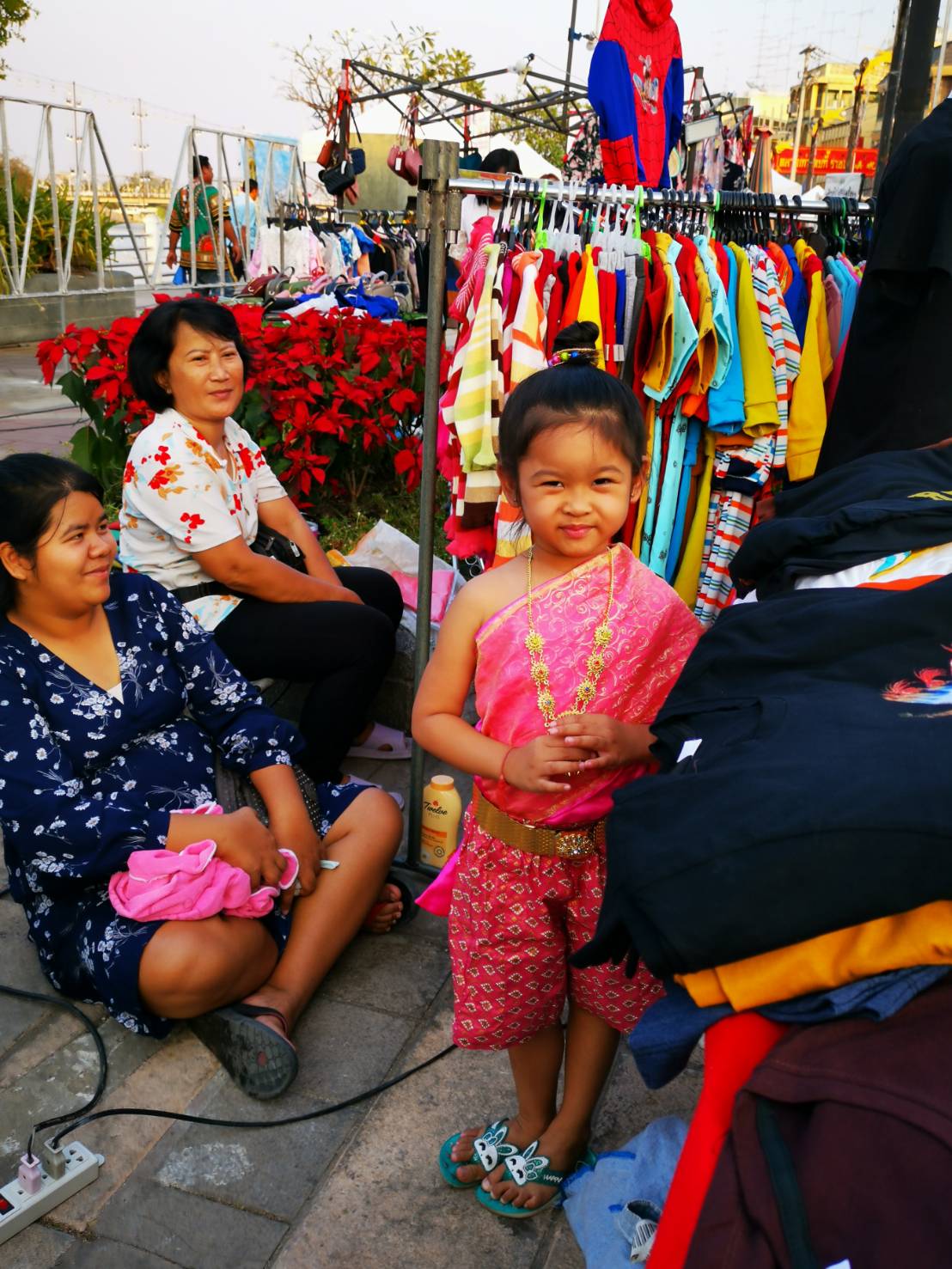 จังหวัดราชบุรี Kick off เปิดงาน “เดิน กิน ชิม เที่ยว ถนนริมเขื่อนรัฐประชาพัฒนาจังหวัดราชบุรี”