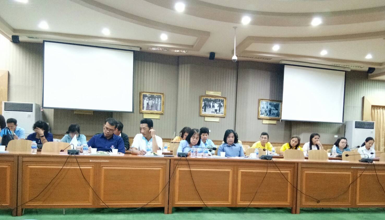 ราชบุรีประชุมให้ความช่วยเหลือผู้มีรายได้น้อย