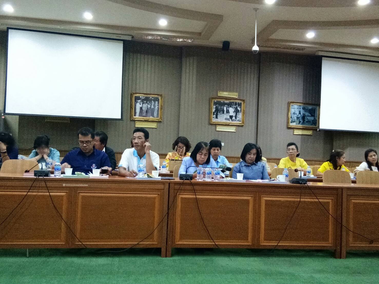 ราชบุรีประชุมให้ความช่วยเหลือผู้มีรายได้น้อย