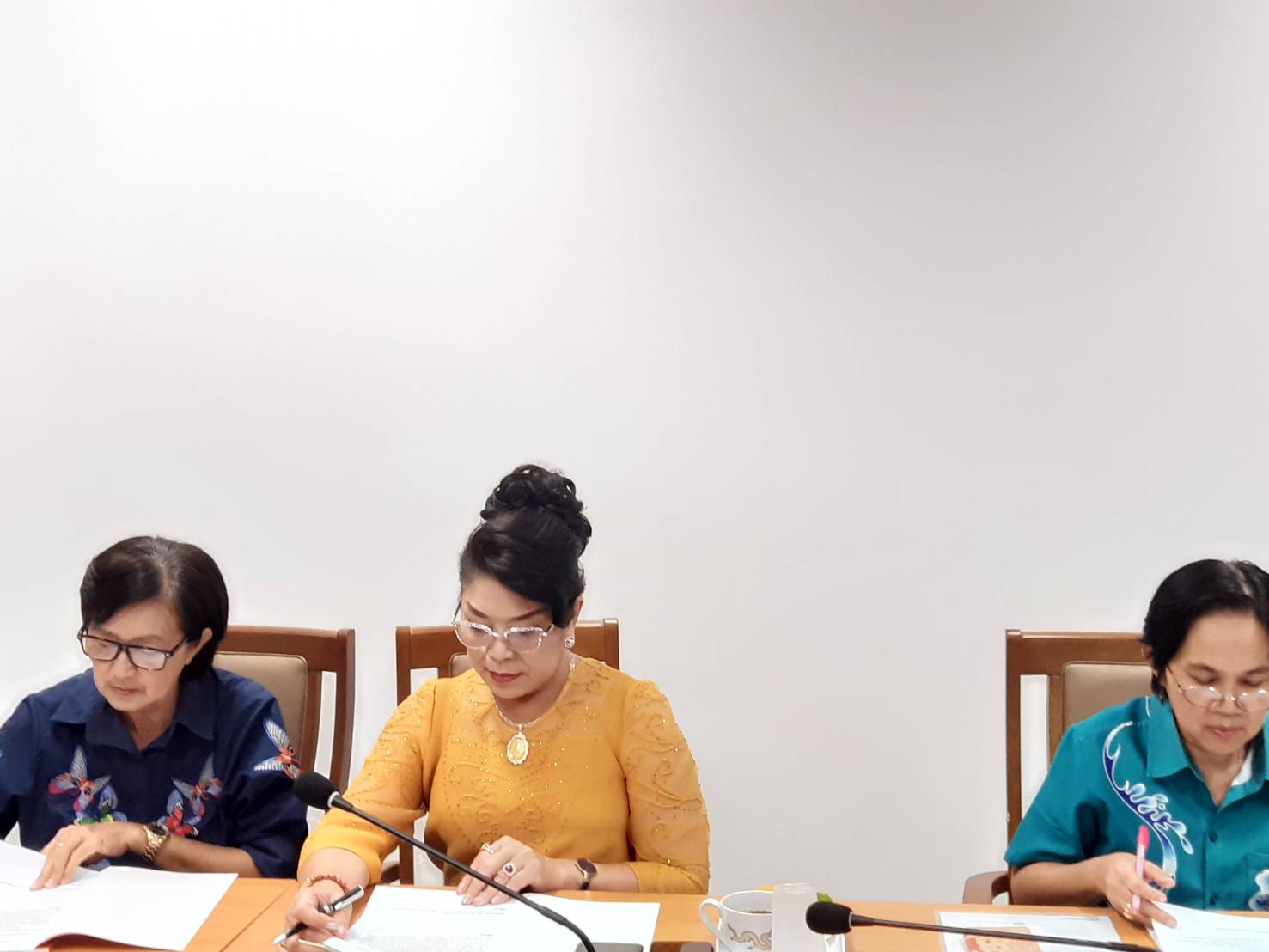 ราชบุรี “ประชุมคณะอนุกรรมการบริหารกองทุนพัฒนาบทบาทสตรี ครั้งที่ 2/2563”