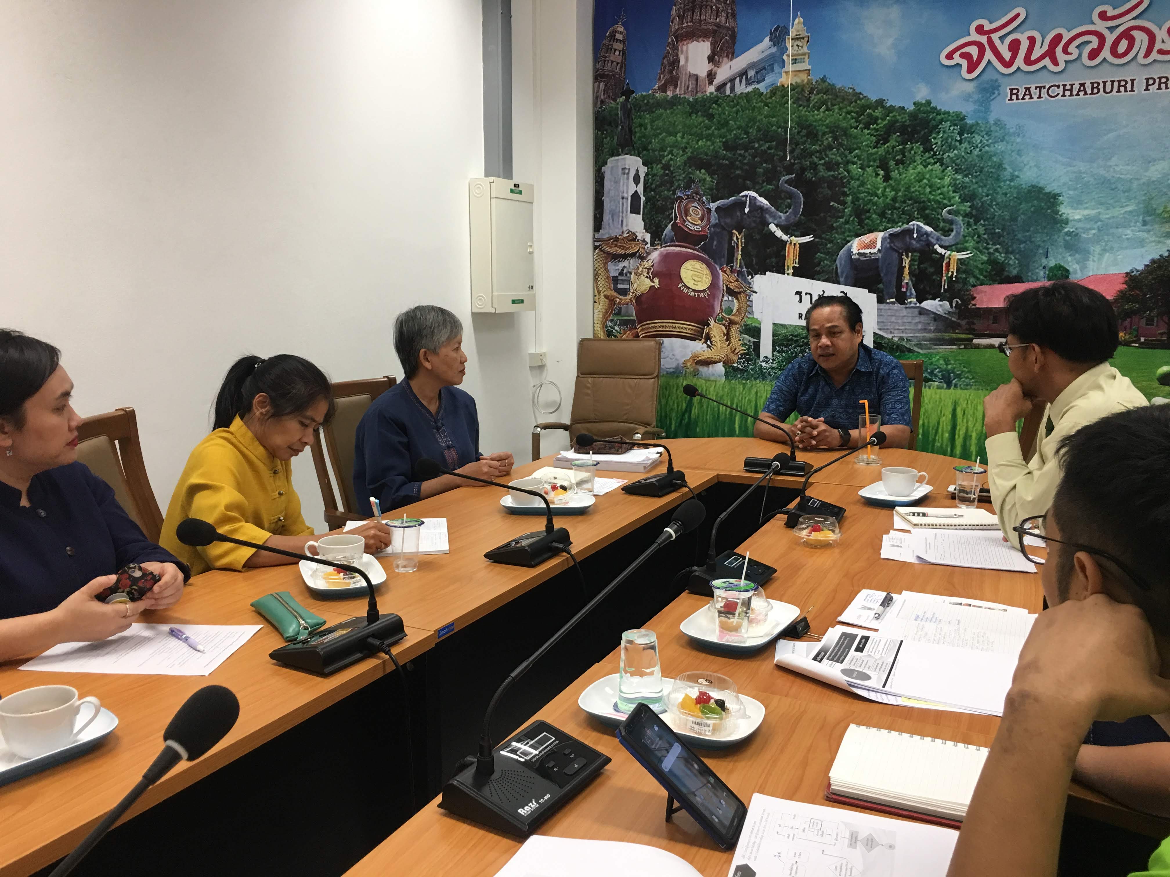 วันพุธที่ 12 กุมภาพันธ์ 2563         นางสาวอาภรณ์ เพชรรัตน์   ผอ.กลุ่มงานส่งเสริม ผู้ประกอบการและวิสาหกิจชุมชน และคณะ รวม 4 คน ร่วมกันติดตาม/สนับสนุนการดำเนินงานตามโครงการ นักการตลาดรุ่นใหม่ จังหวัดราชบุรี