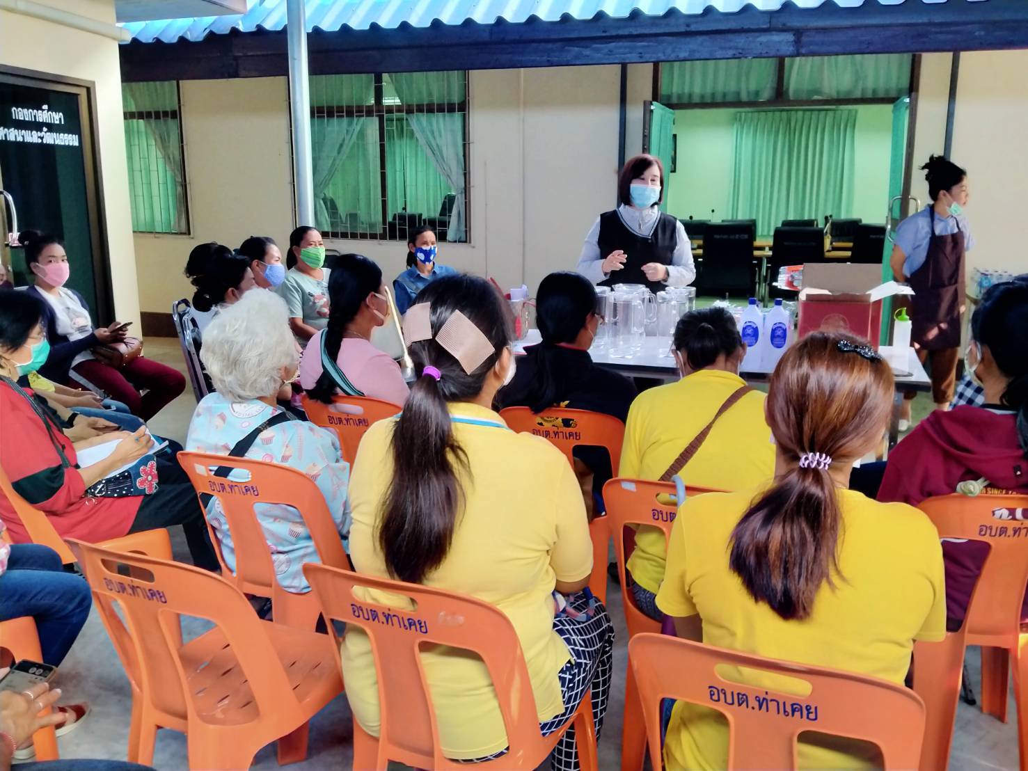 พช.ราชบุรี ร่วมกับกองทุนพัฒนาบทบาทสตรี ดำเนินโครงการพลังสตรีอาสาร่วมป้องกันโรคติดเชื้อไวรัสโคโรน่า 2019 (COVID-19)