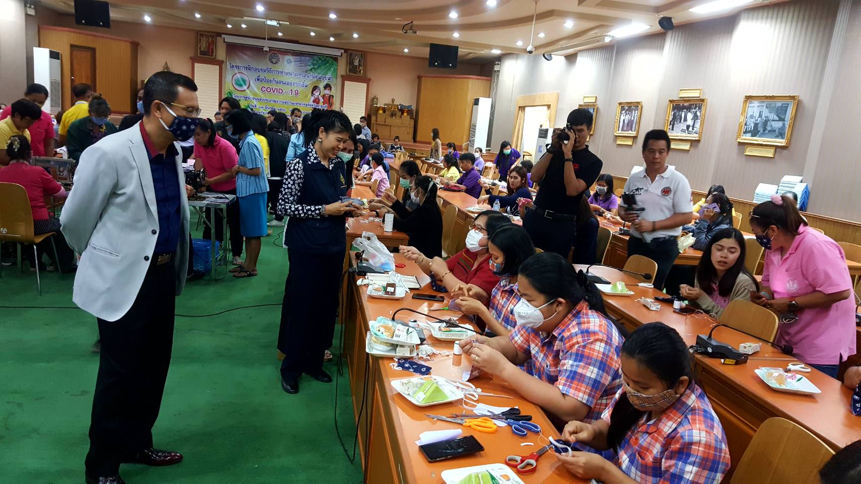 สำนักงานพัฒนาชุมชนจังหวัดราชบุรี เข้าร่วมโครงการฝึกอบรมการทำหน้ากากอนามัย แบบผ้าเพื่อป้องกันตนเองจากเชื้อ COVID-19