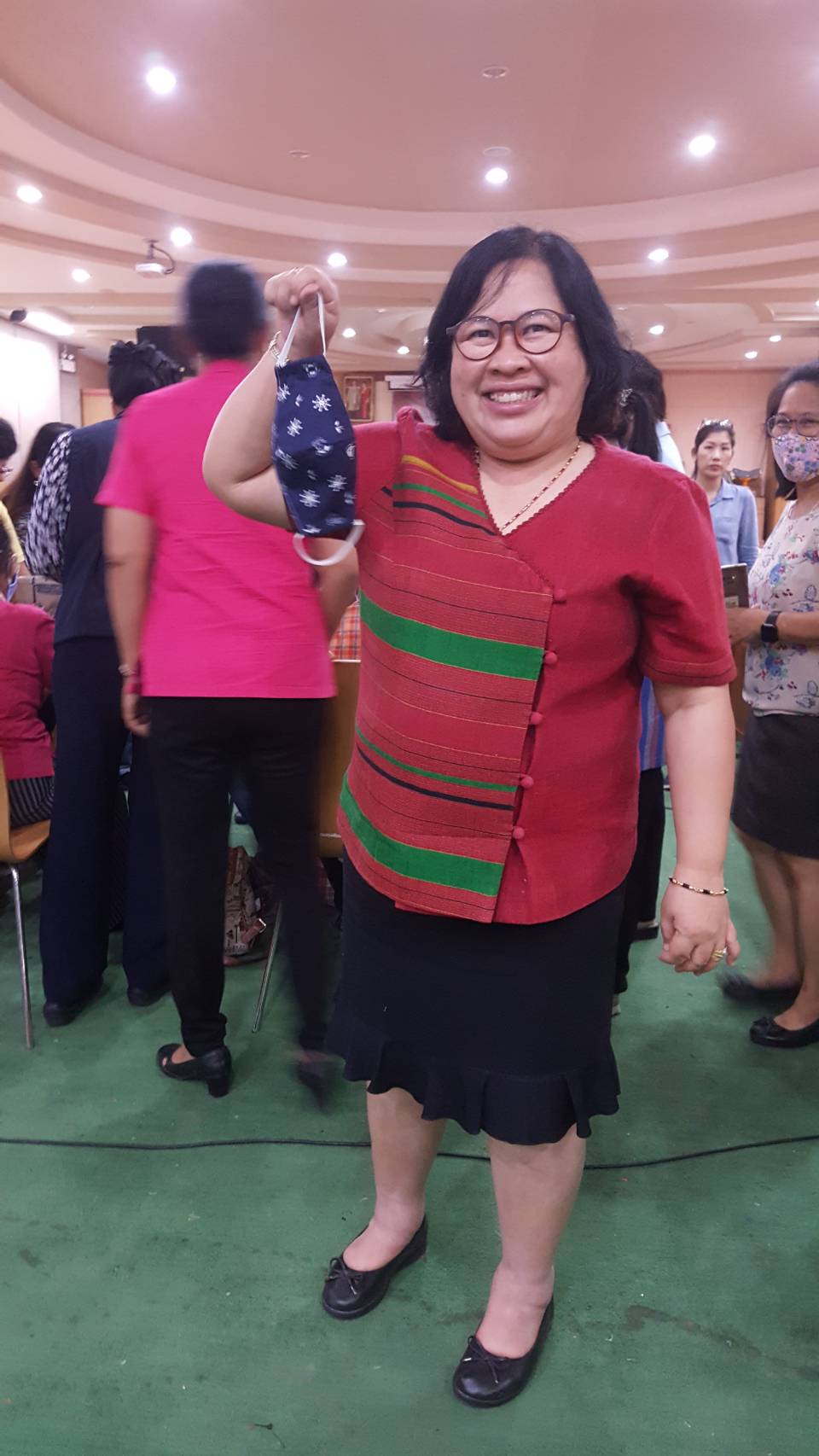 สำนักงานพัฒนาชุมชนจังหวัดราชบุรี เข้าร่วมโครงการฝึกอบรมการทำหน้ากากอนามัย แบบผ้าเพื่อป้องกันตนเองจากเชื้อ COVID-19