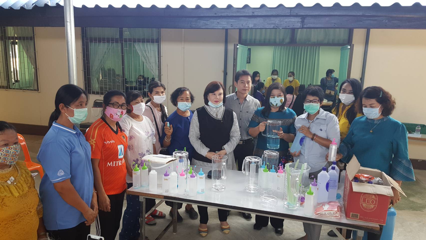 พช.ราชบุรี ร่วมกับกองทุนพัฒนาบทบาทสตรี ดำเนินโครงการพลังสตรีอาสาร่วมป้องกันโรคติดเชื้อไวรัสโคโรน่า 2019 (COVID-19)