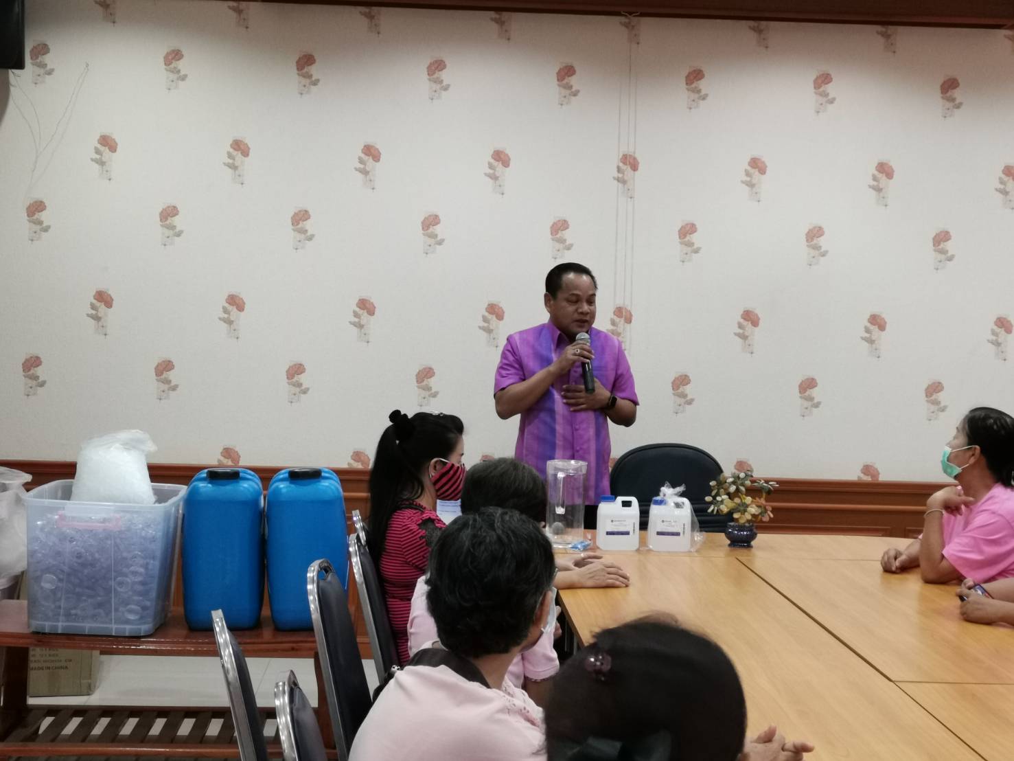 พช.ราชบุรี ร่วมกับกองทุนพัฒนาบทบาทสตรี ดำเนินโครงการพลังสตรีอาสาร่วมป้องกันโรคติดเชื้อไวรัสโคโรน่า 2019 (COVID-19)