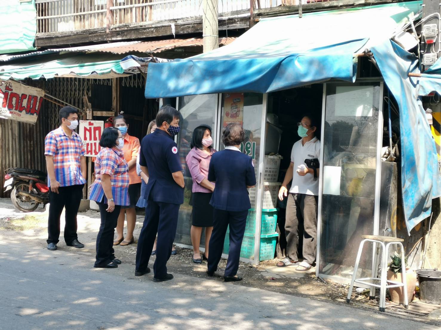 ### กาชาดจังหวัดราชบุรี มอบเงินทุนสำหรับประกอบอาชีพแก่ครัวเรือนยากจน ###