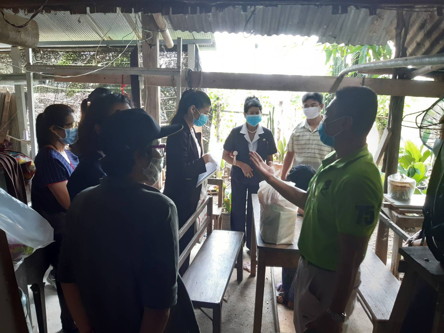 ### กาชาดจังหวัดราชบุรี มอบเงินทุนสำหรับประกอบอาชีพแก่ครัวเรือนยากจน ###