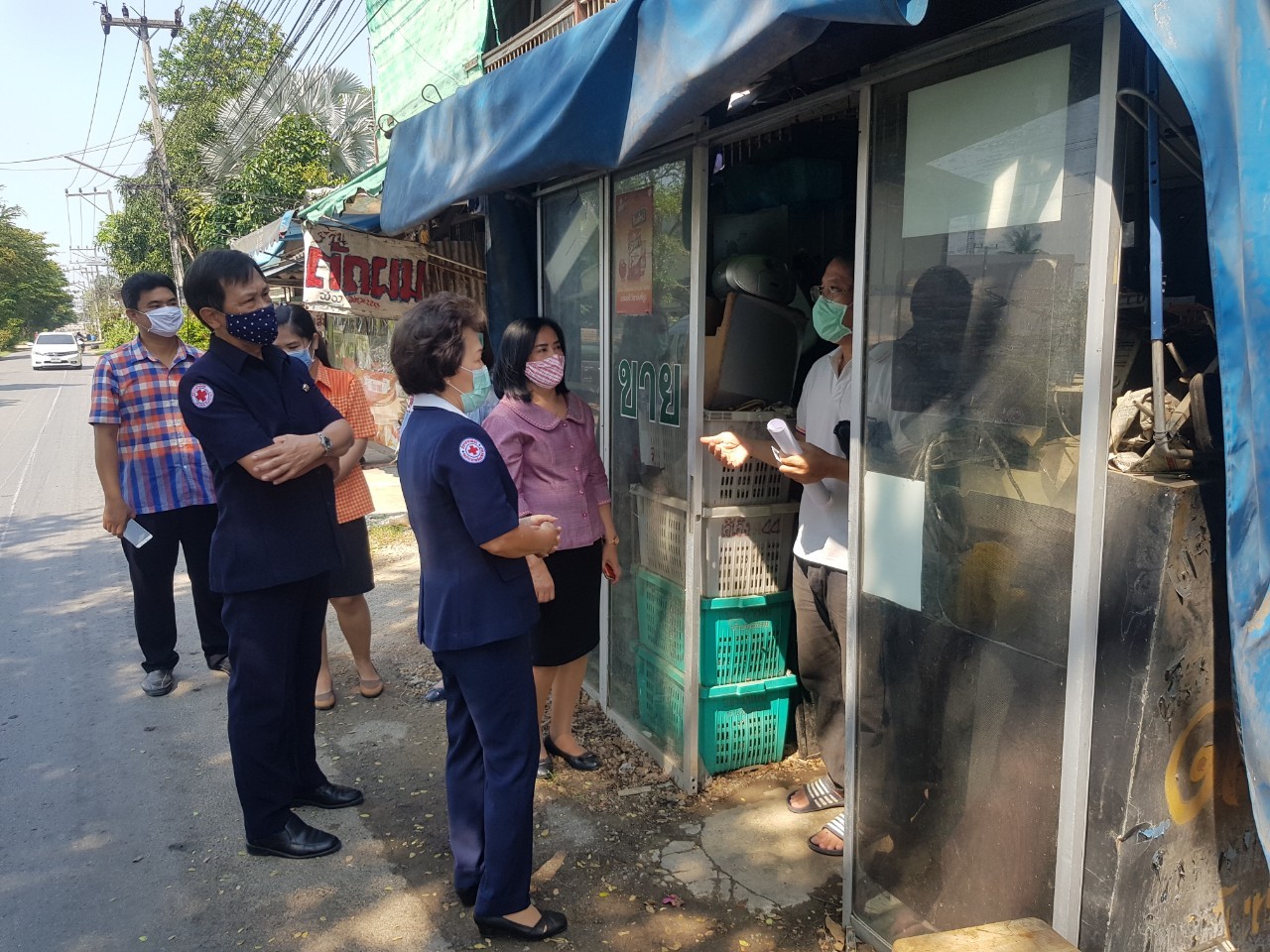 ### กาชาดจังหวัดราชบุรี มอบเงินทุนสำหรับประกอบอาชีพแก่ครัวเรือนยากจน ###