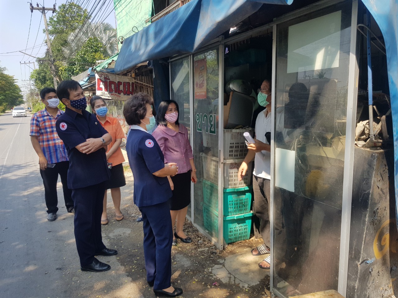 ### กาชาดจังหวัดราชบุรี มอบเงินทุนสำหรับประกอบอาชีพแก่ครัวเรือนยากจน ###