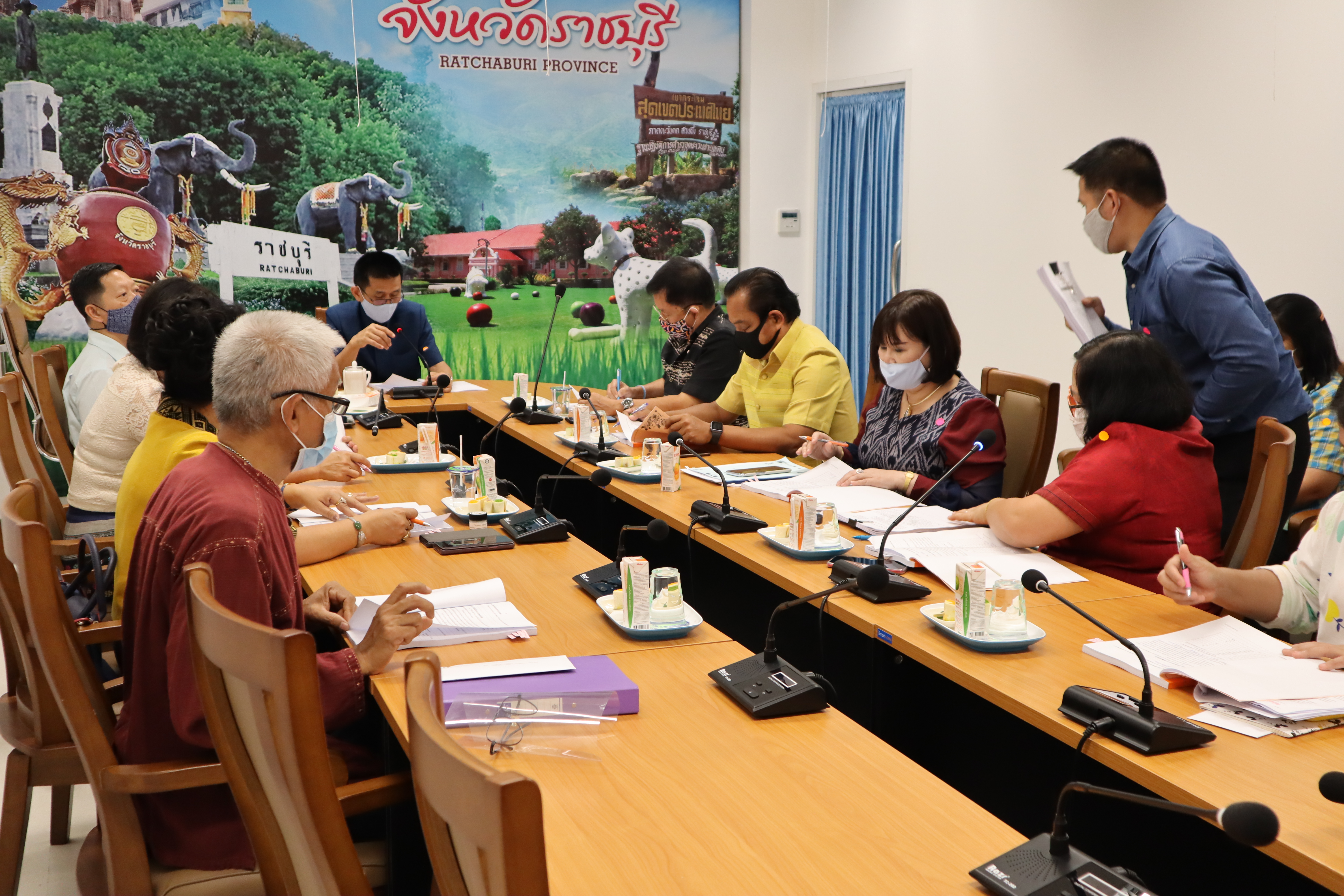 ราชบุรี “ประชุมคณะอนุกรรมการบริหารกองทุนพัฒนาบทบาทสตรี ครั้งที่ 6/2563”