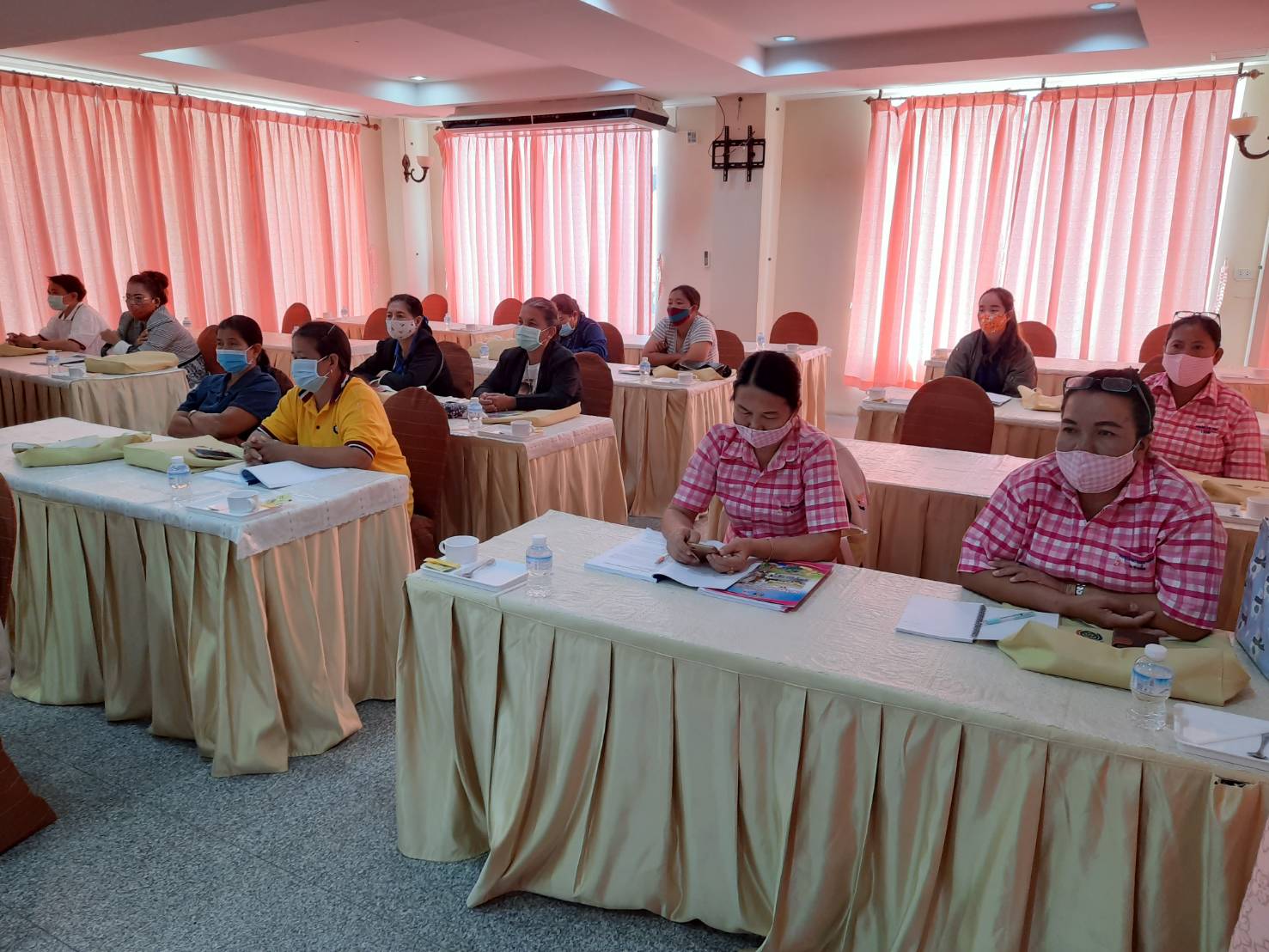 ราชบุรีเพิ่มประสิทธิภาพกลุ่มอาชีพสมาชิกกองทุนพัฒนาบทบาทสตรี รุ่นที่ 2