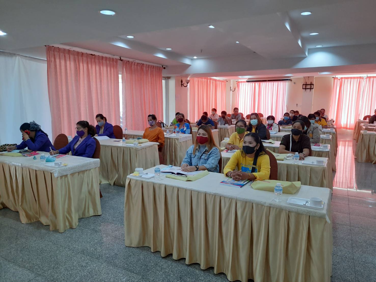 ราชบุรีเพิ่มประสิทธิภาพกลุ่มอาชีพสมาชิกกองทุนพัฒนาบทบาทสตรี รุ่นที่ 2