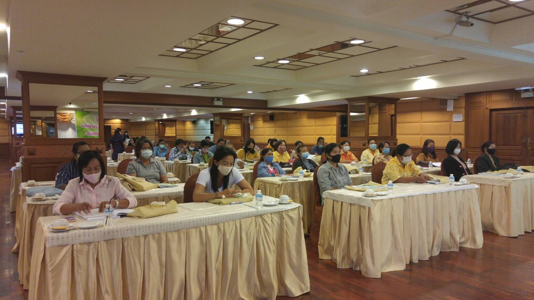 **ราชบุรีเสริมทักษะอาชีพสมาชิกกองทุนพัฒนาบทบาทสตรี**