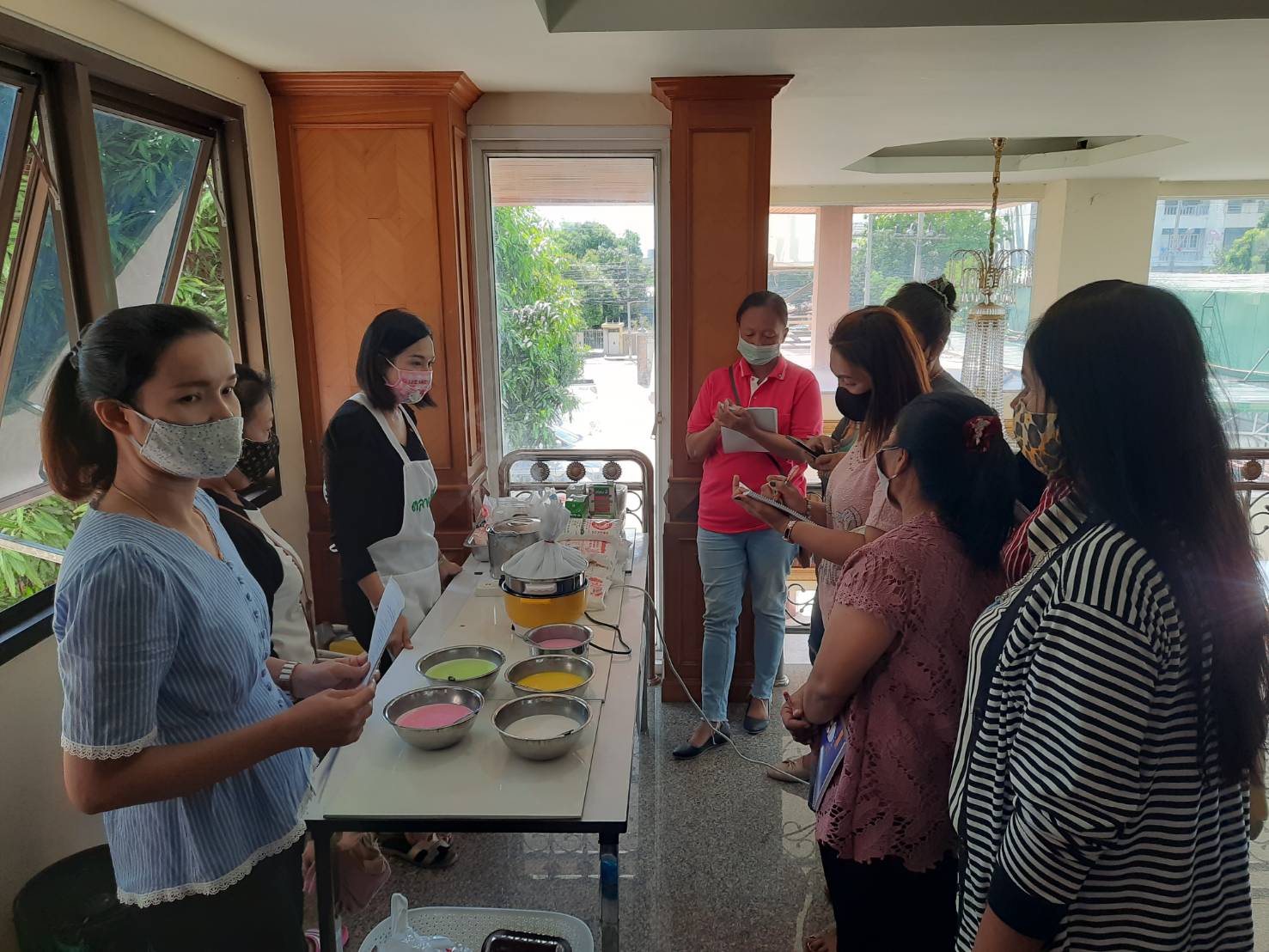 **ราชบุรีเสริมทักษะอาชีพสมาชิกกองทุนพัฒนาบทบาทสตรี**