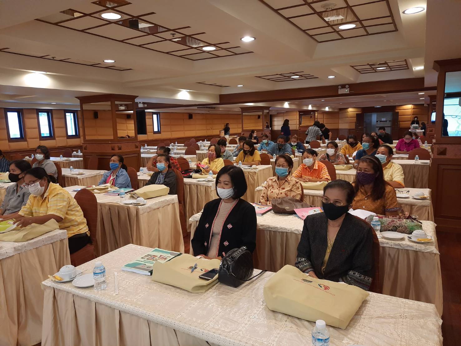 **ราชบุรีเสริมทักษะอาชีพสมาชิกกองทุนพัฒนาบทบาทสตรี**