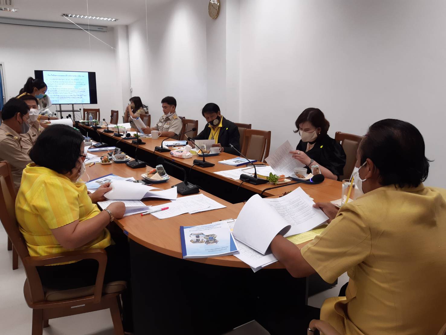 ราชบุรี “ประชุมกลั่นกรองกิจกรรมพัฒนาชุมชนดีเด่น ระดับจังหวัด ประจำปี 2563”