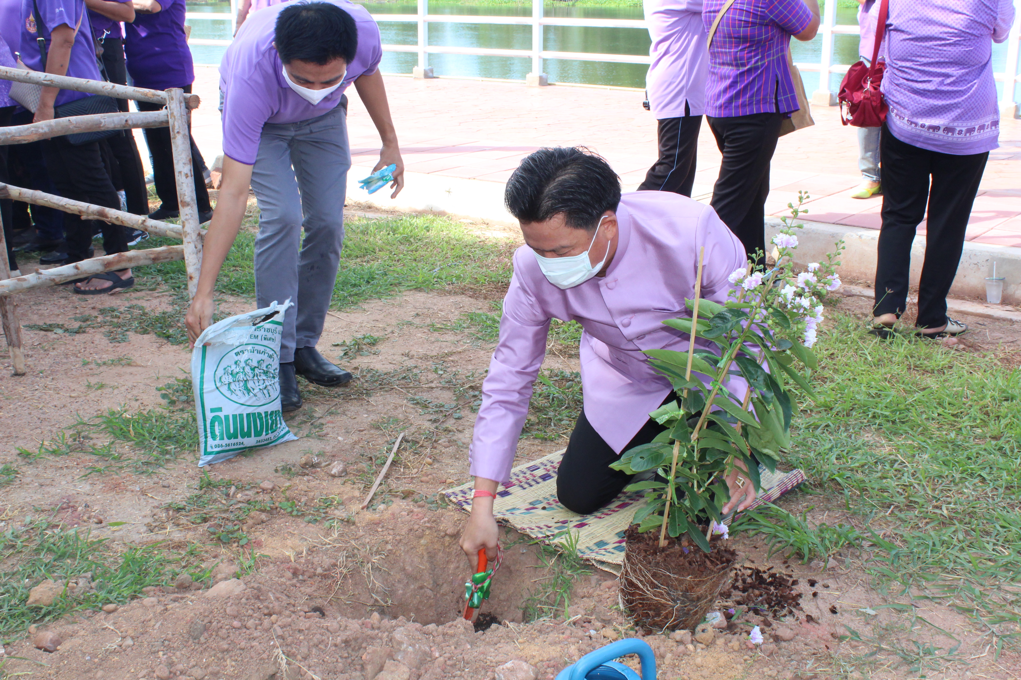 ราชบุรีรวมพลังสตรีอาสาพัฒนา ปลูกป่าเฉลิมพระเกียรติ เนื่องในโอกาสวันเฉลิมพระชนมพรรษา สมเด็จพระนางเจ้าสุทิดา พัชรสุธาพิมลลักษณ์ พระบรมราชินี