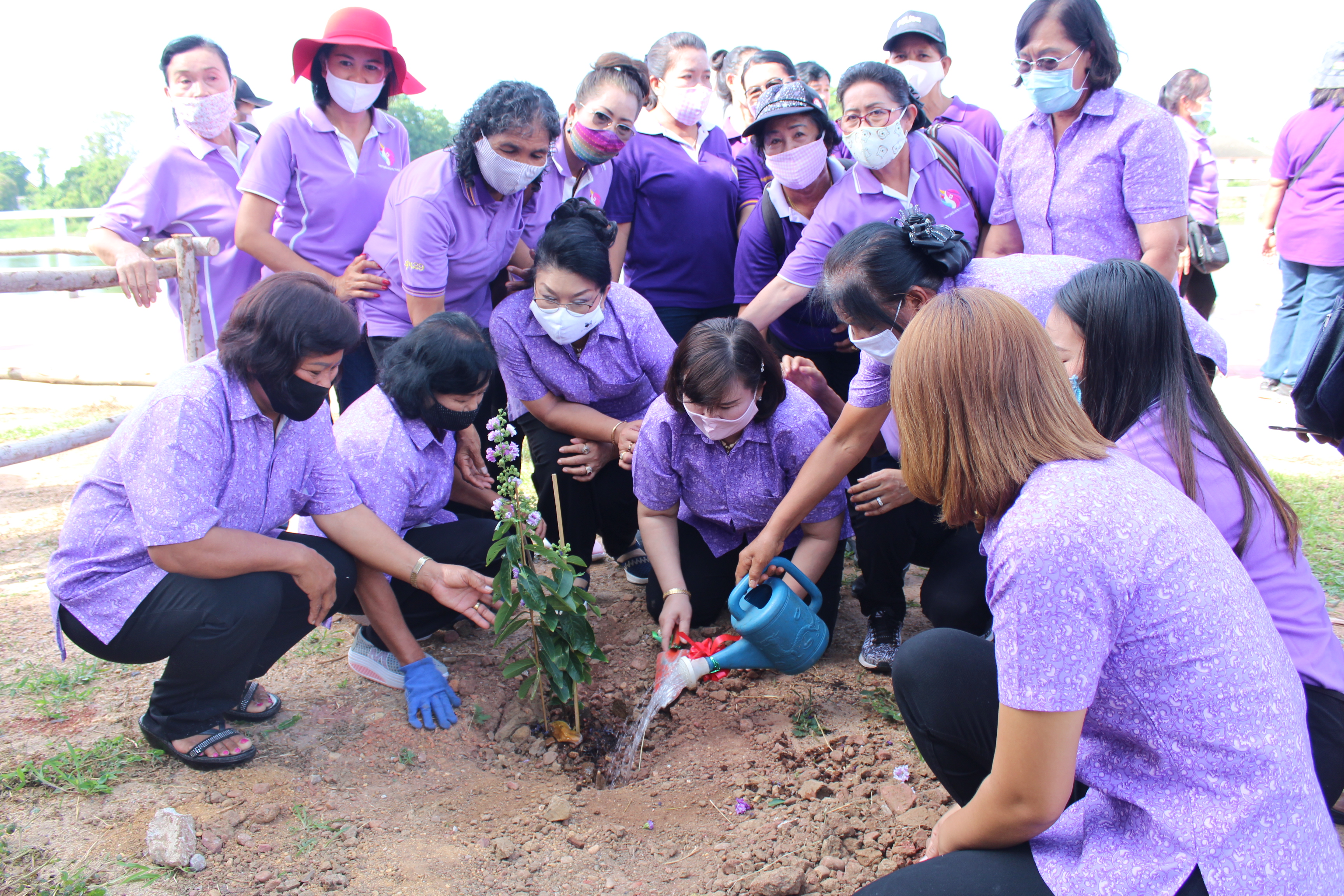 ราชบุรีรวมพลังสตรีอาสาพัฒนา ปลูกป่าเฉลิมพระเกียรติ เนื่องในโอกาสวันเฉลิมพระชนมพรรษา สมเด็จพระนางเจ้าสุทิดา พัชรสุธาพิมลลักษณ์ พระบรมราชินี