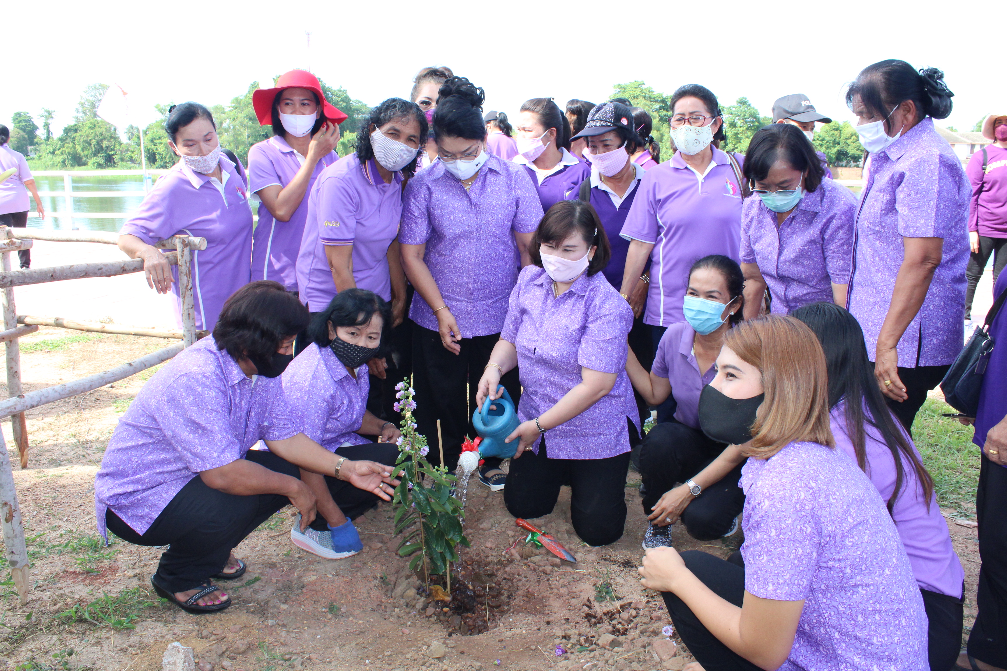 ราชบุรีรวมพลังสตรีอาสาพัฒนา ปลูกป่าเฉลิมพระเกียรติ เนื่องในโอกาสวันเฉลิมพระชนมพรรษา สมเด็จพระนางเจ้าสุทิดา พัชรสุธาพิมลลักษณ์ พระบรมราชินี