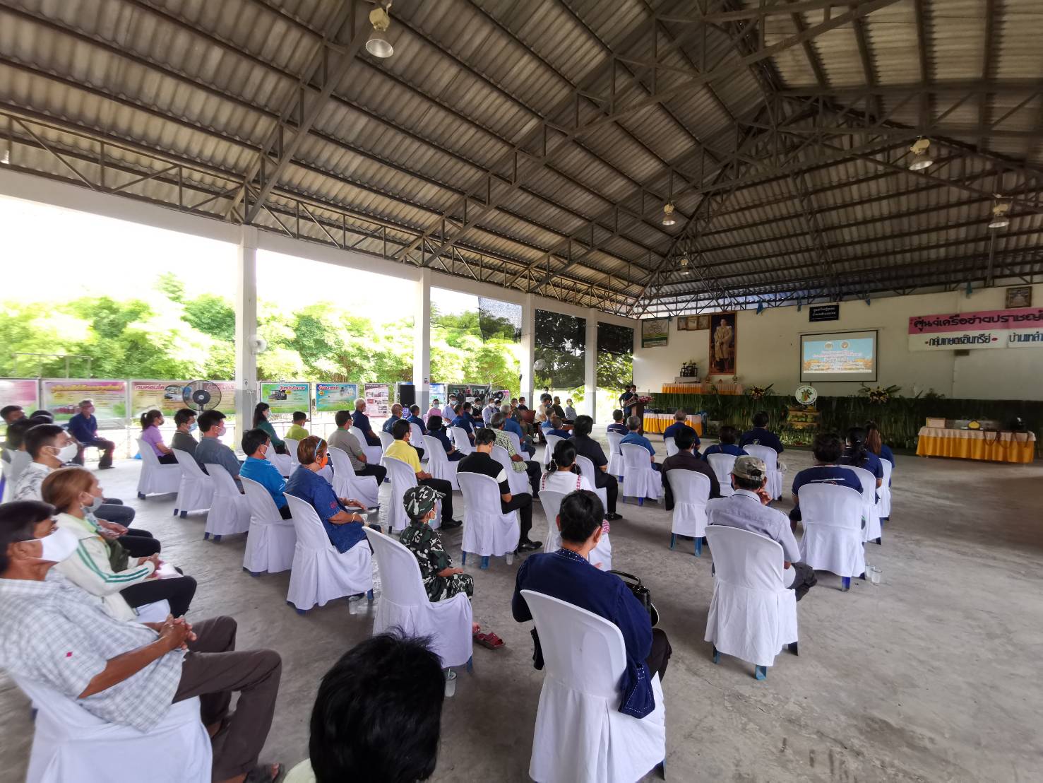 ราชบุรี ประกวดหมู่บ้านเศรษฐกิจพอเพียง “อยู่เย็น เป็นสุข” ดีเด่น ปี 2563