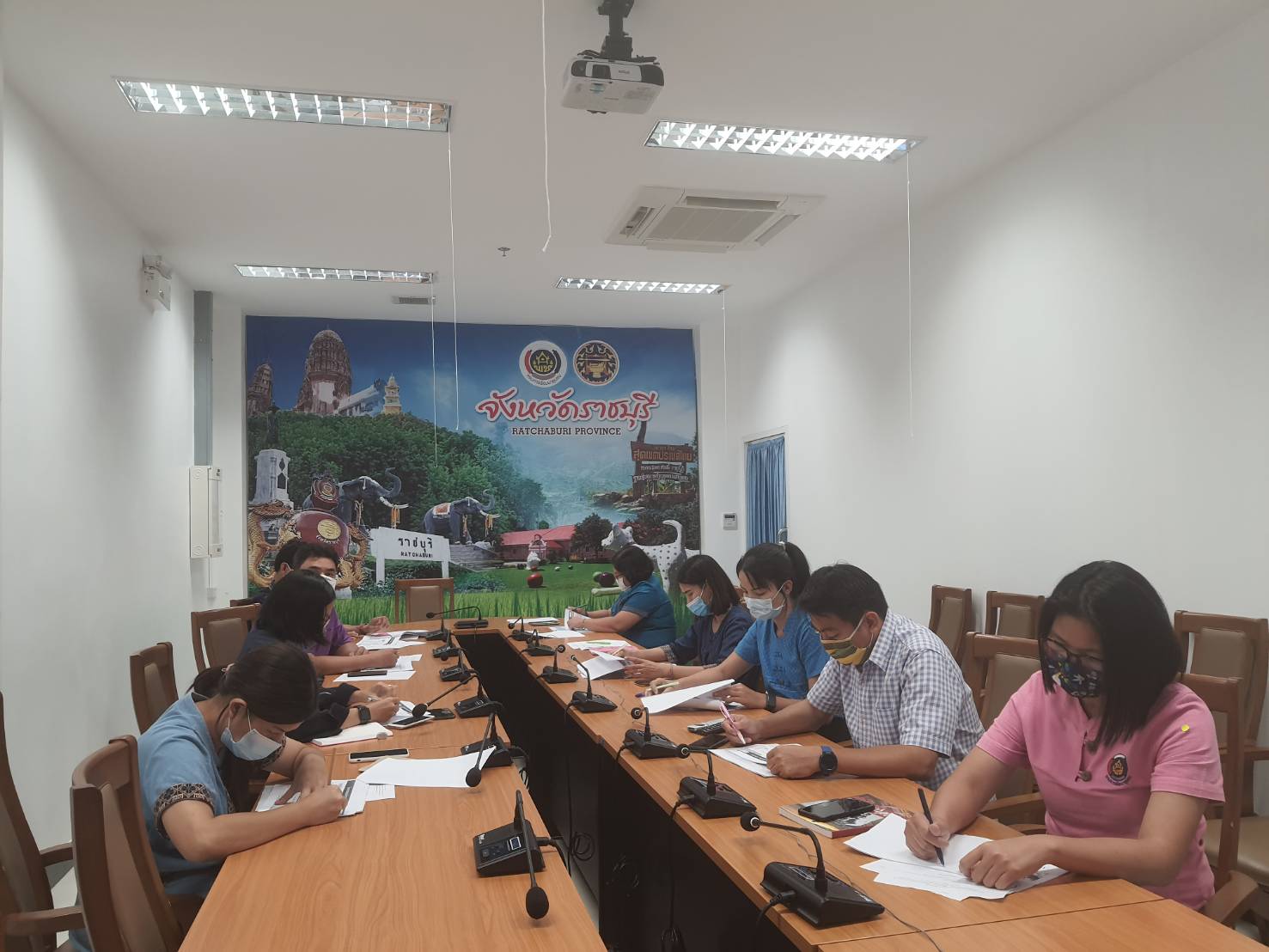 สพจ.ราชบุรี รับฟังการประชุมผ่านระบบวีดิทัศน์ทางไกล (Video Conference)