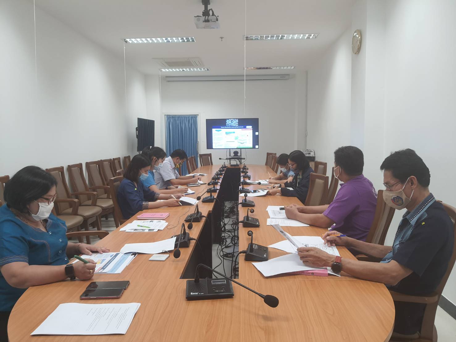 สพจ.ราชบุรี รับฟังการประชุมผ่านระบบวีดิทัศน์ทางไกล (Video Conference)
