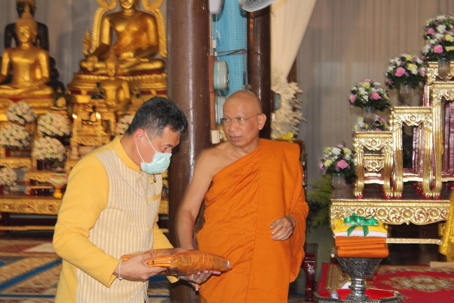 สพจ.ราชบุรี ร่วมถวายผ้าพระกฐิน