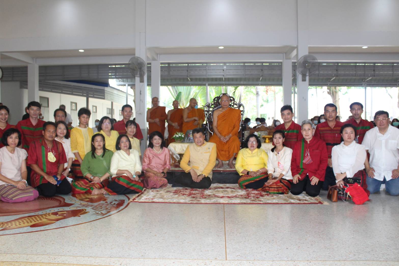 สพจ.ราชบุรี ร่วมถวายผ้าพระกฐิน