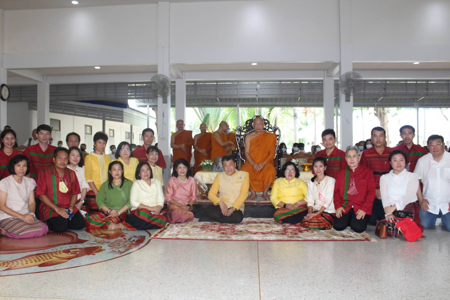 สพจ.ราชบุรี ร่วมถวายผ้าพระกฐิน