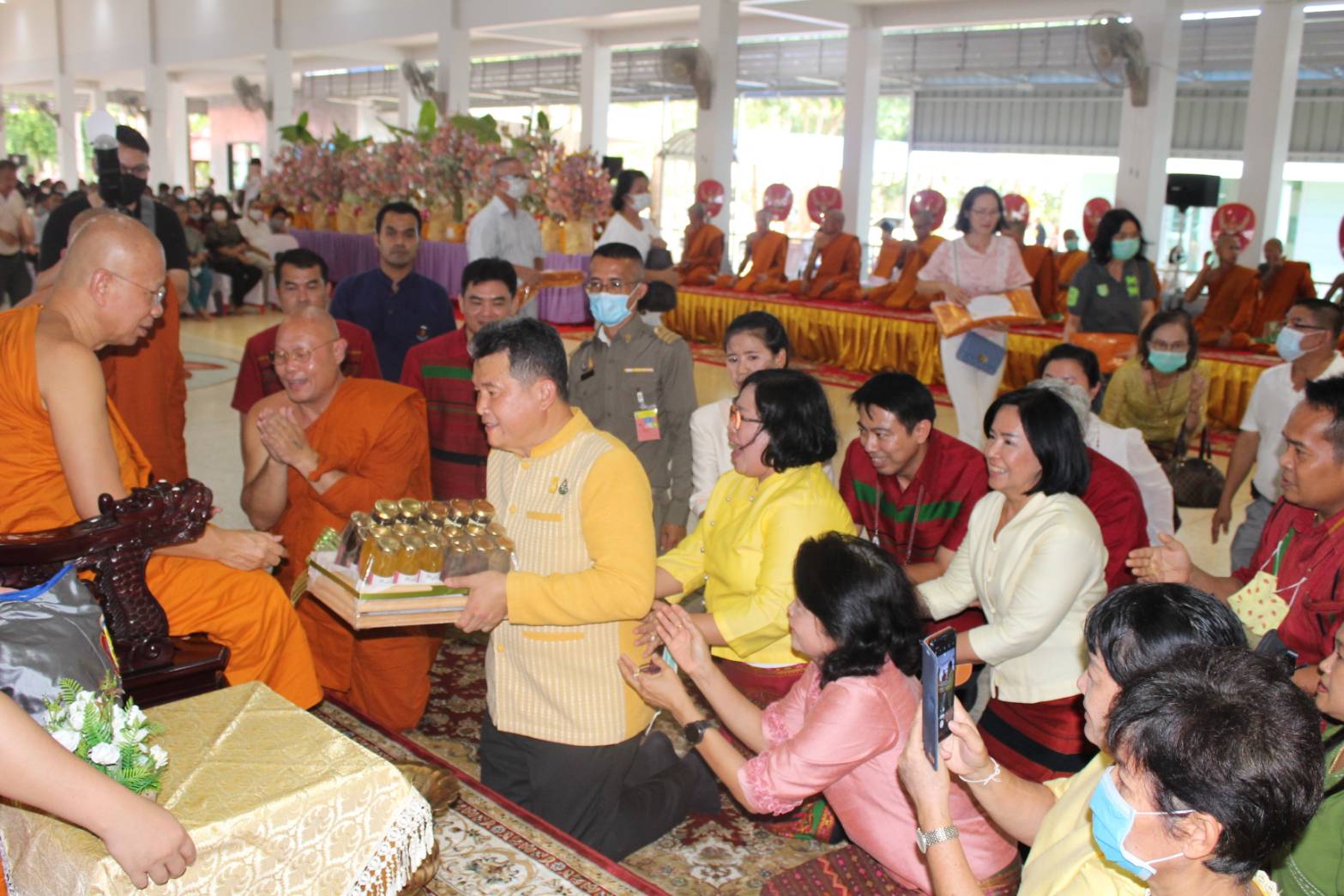 สพจ.ราชบุรี ร่วมถวายผ้าพระกฐิน